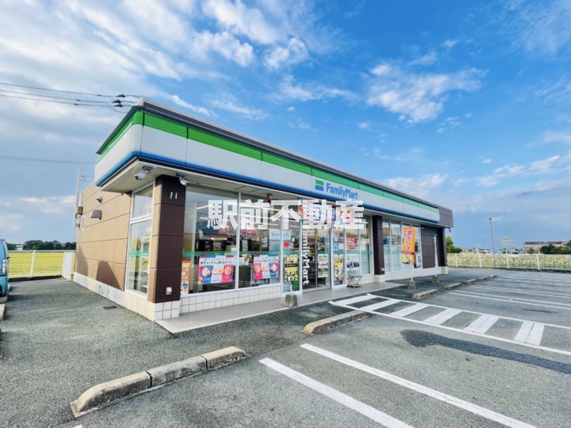 コンビニ　ファミリーマート大川いちょう通り店（コンビニ）まで400m
