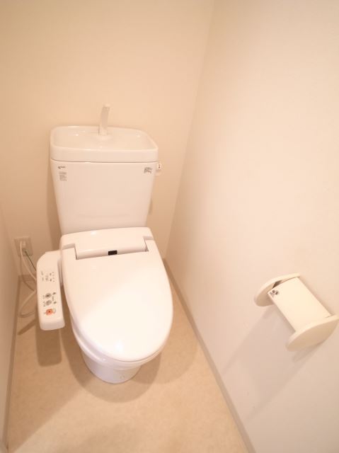 トイレ　同タイプ参考写真