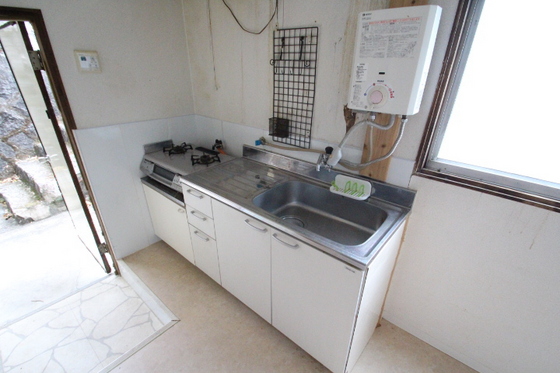 玄関　※別部屋の写真です。