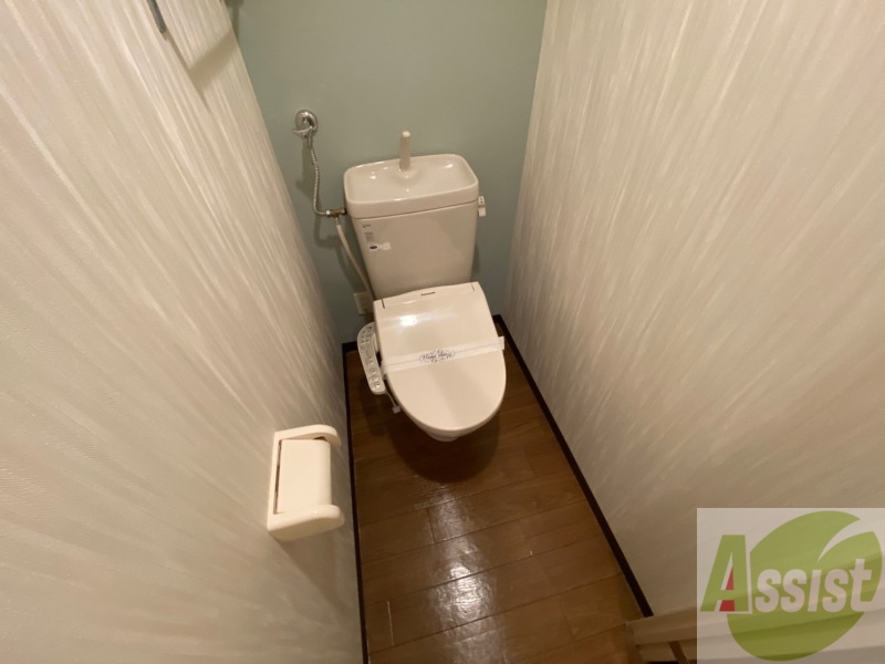 トイレ　トイレです。ウォシュレット付を探している方、おすすめです。