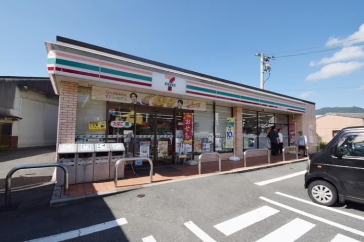 コンビニ　セブン－イレブン熊野町萩原８丁目店（コンビニ）まで917m
