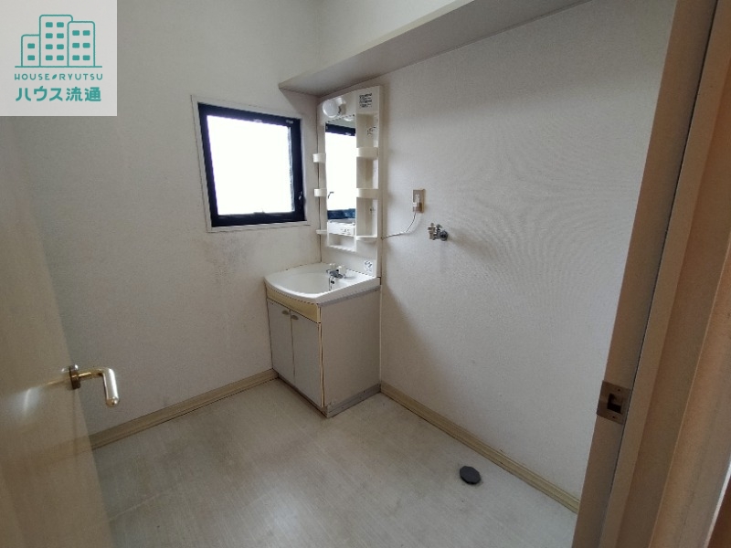 洗面設備　※別号室の写真になります。