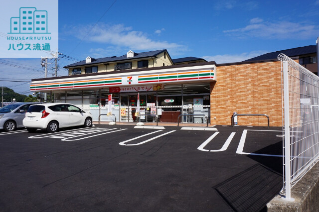 コンビニ　セブンイレブン長与ニュータウン入口店（コンビニ）まで468m