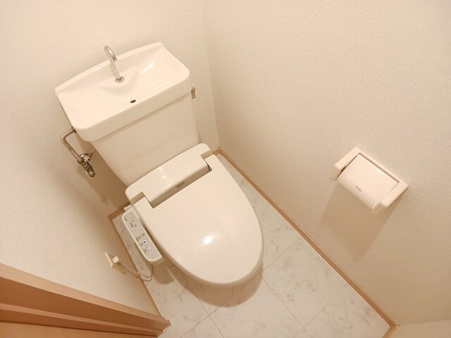 トイレ　清潔感のあるトイレです