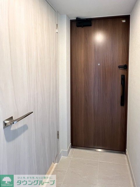玄関　※写真は同タイプ住戸です。