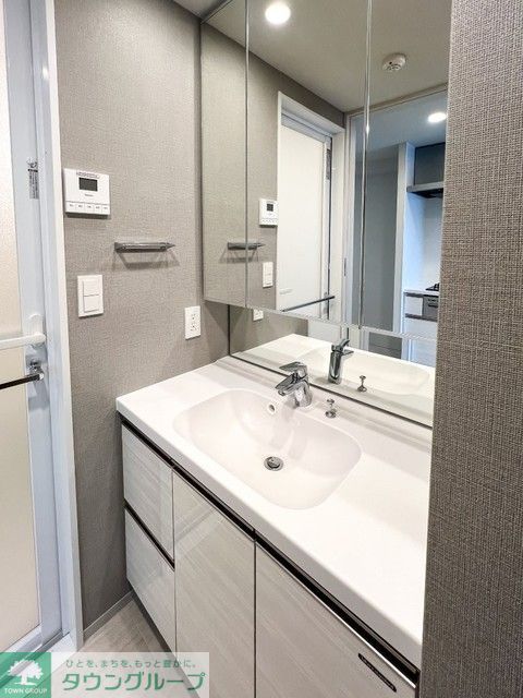 洗面設備　※写真は同タイプ住戸です。