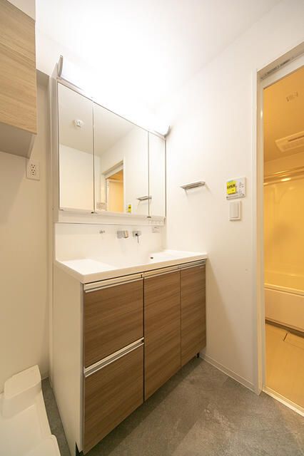 洗面設備　写真は同タイプ住居です