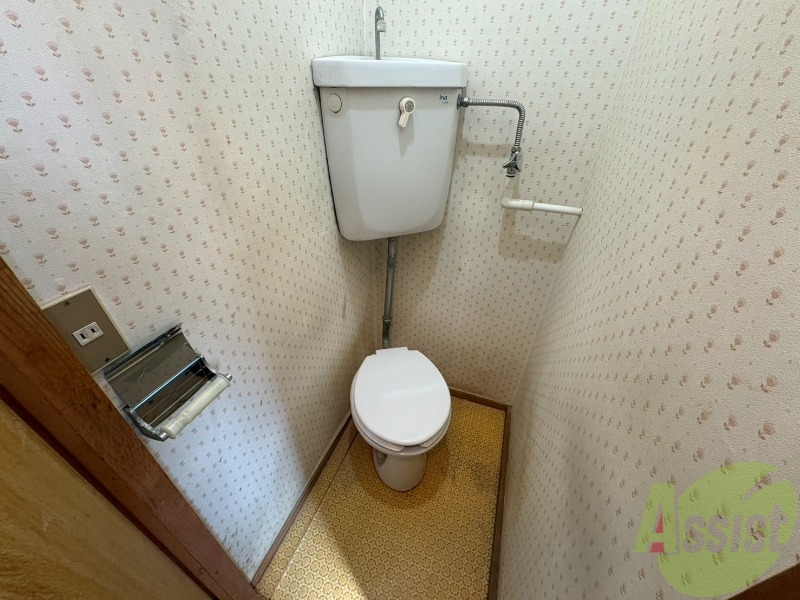 トイレ　こちらはトイレです。清潔感があり、安心して使用できます。
