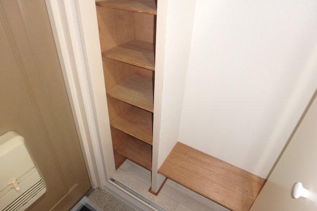 収納　他のお部屋の参考写真となります。