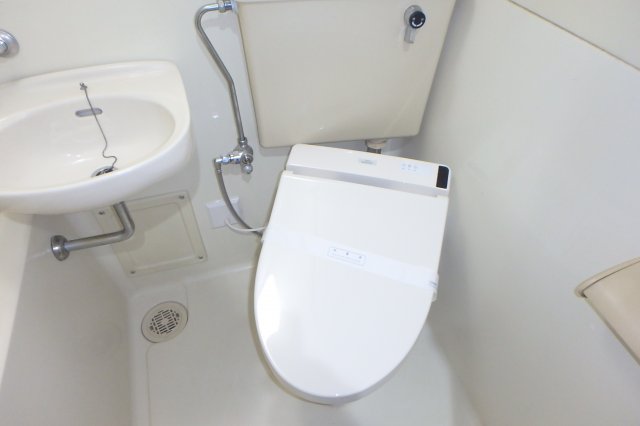 トイレ　他のお部屋の参考写真となります。