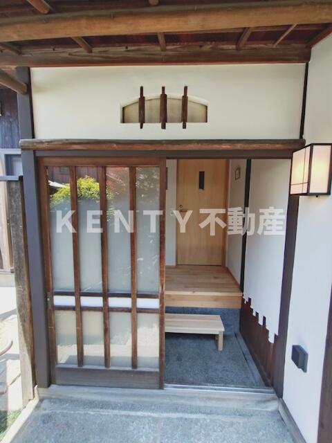 玄関　落ち着いた玄関です