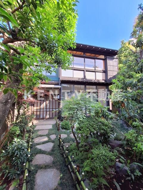 エントランス　建物の内部です