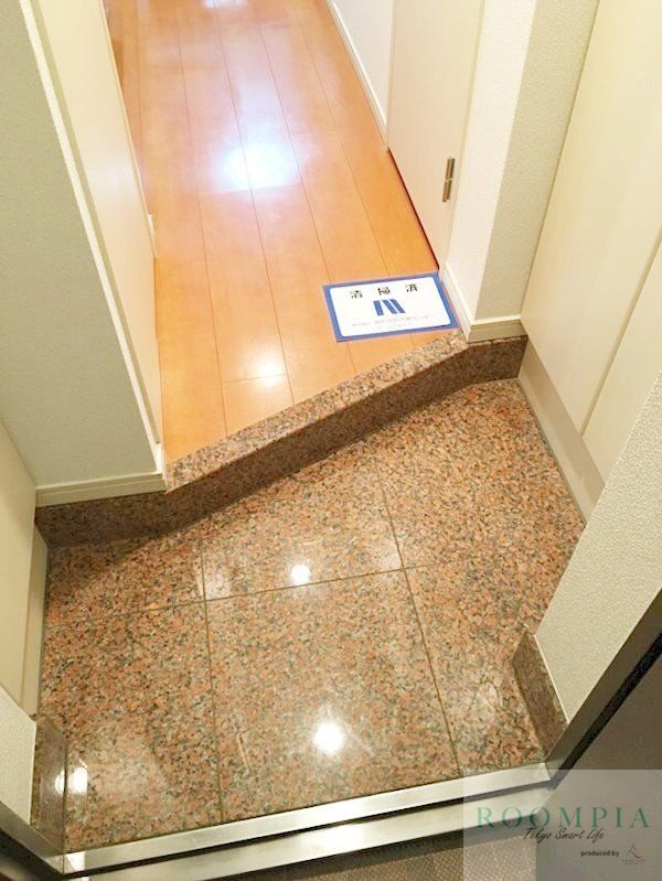 玄関　物件画像