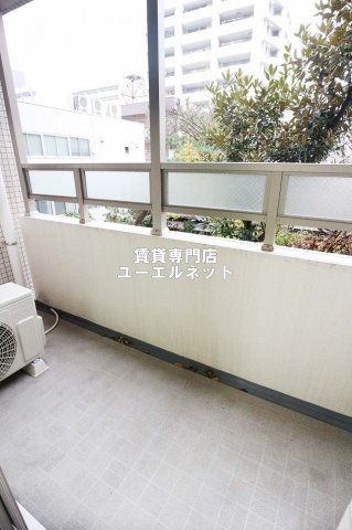 バルコニー　バルコニー付きで採光＆風通し良好！