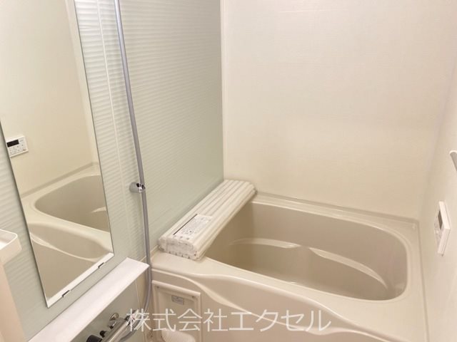 バス・シャワールーム　追い炊き・浴室乾燥完備の綺麗な浴室♪