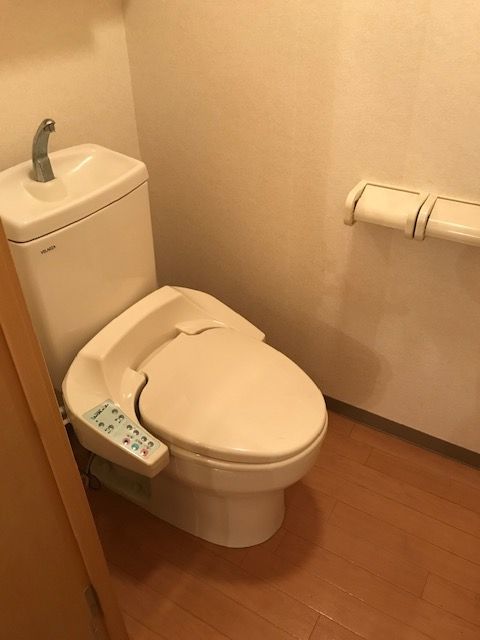 トイレ　※別室参考写真現況優先。