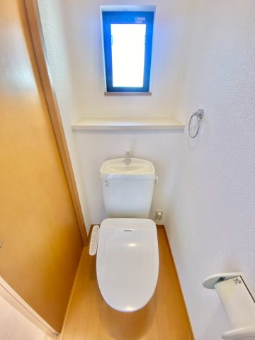 トイレ　※温水洗浄便座新設されます☆