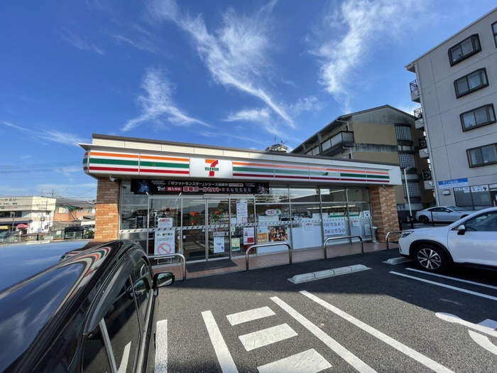 コンビニ　セブンイレブン草津南笠東店（コンビニ）まで750m