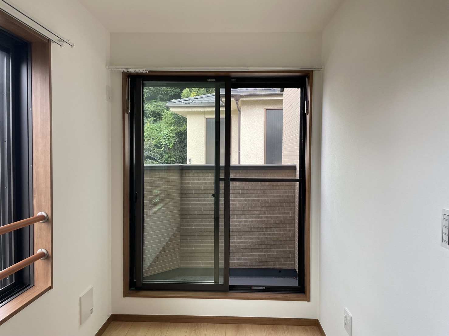 MARUHATHI HEIGHTS 104の居間写真