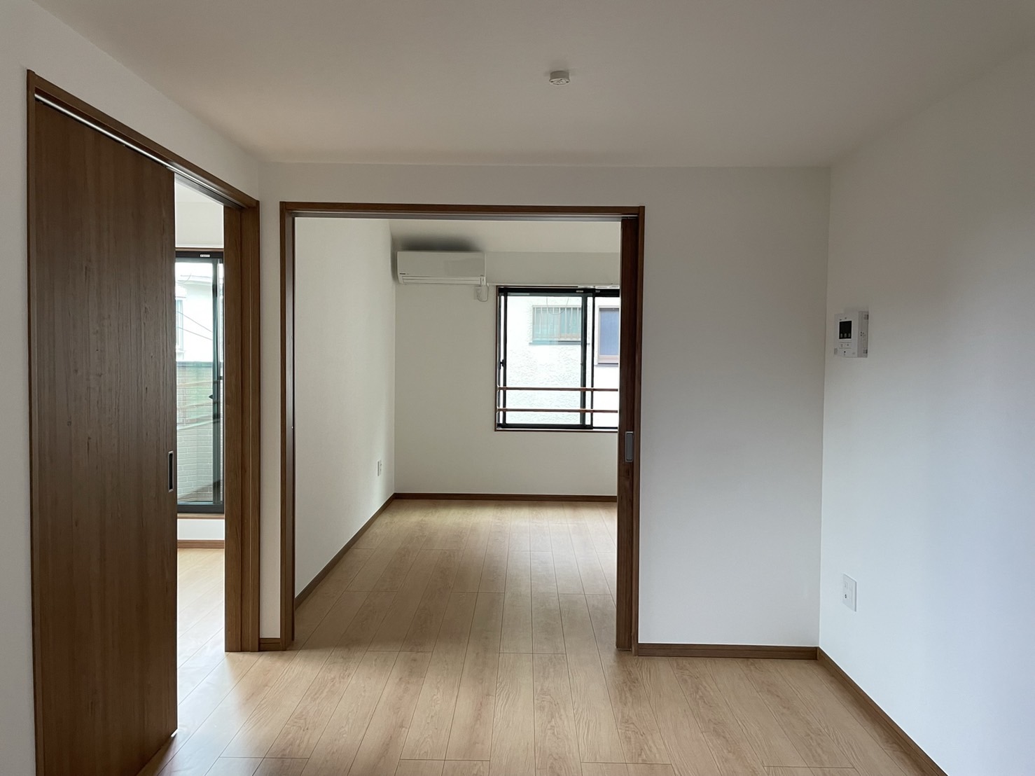 MARUHATHI HEIGHTS 104の居間写真