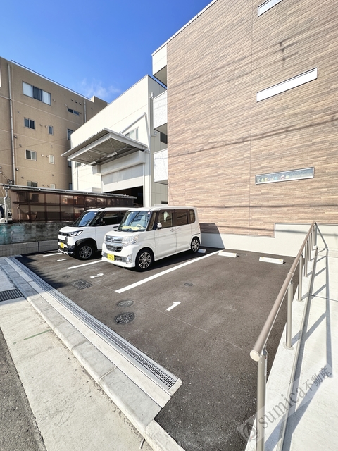 駐車場　ひろびろ駐車場。