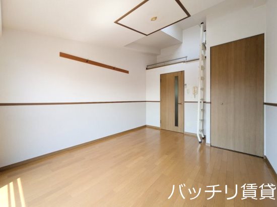 居室・リビング　別号室の画像。現況を優先します。