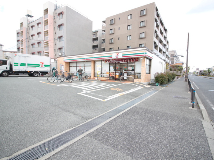 コンビニ　セブンイレブン（コンビニ）まで120m