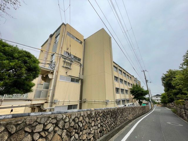 中学校　神戸市立住吉中学校（中学校）まで1318m