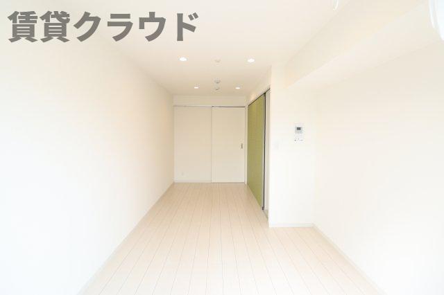 居室・リビング　1人暮らしにちょうど良い8.1帖のお部屋♪