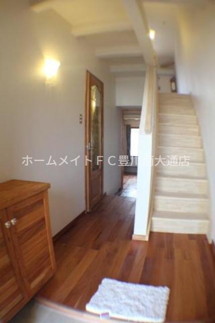 玄関　同型別部屋写真