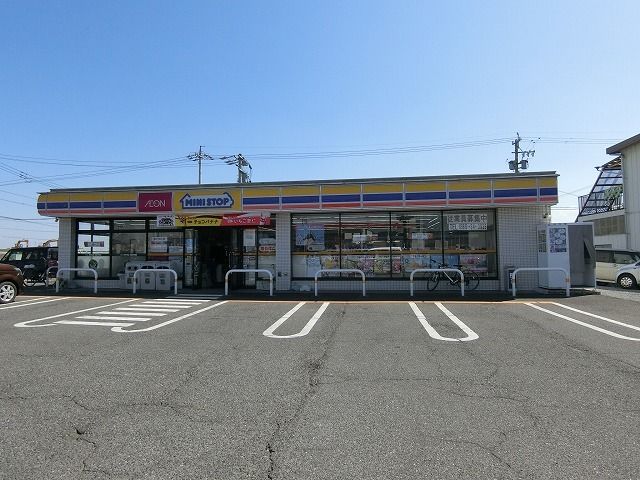 コンビニ　ミニストップ岐阜下磯店（コンビニ）まで300m
