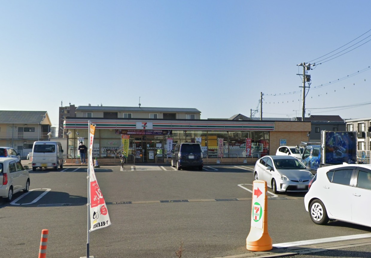 コンビニ　セブンイレブン久留米梅満町店（コンビニ）まで445m
