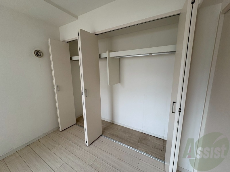 収納　寝室の収納です。部屋がすっきり片付きます。