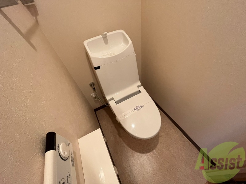 トイレ　こちらはトイレです。清潔感があり、安心して使用できます。