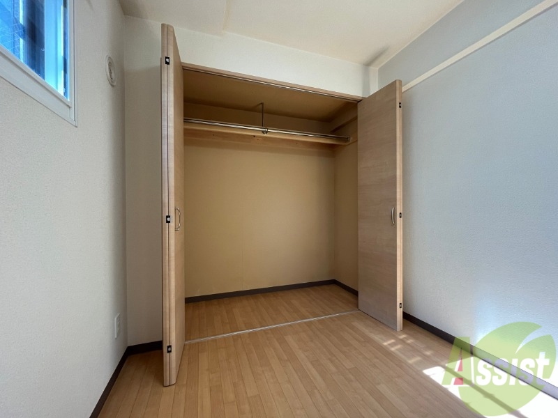 収納　寝室の収納です。部屋がすっきり片付きます。
