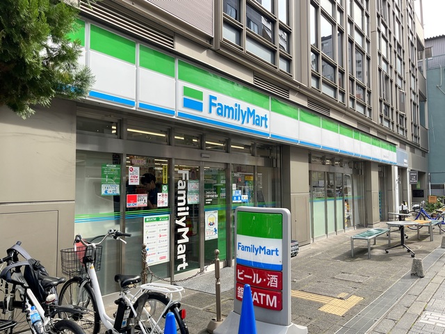 コンビニ　ファミリーマート三鷹中央通り南店（コンビニ）まで222m
