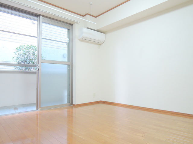 居室・リビング　★明るいフローリングのお部屋です★