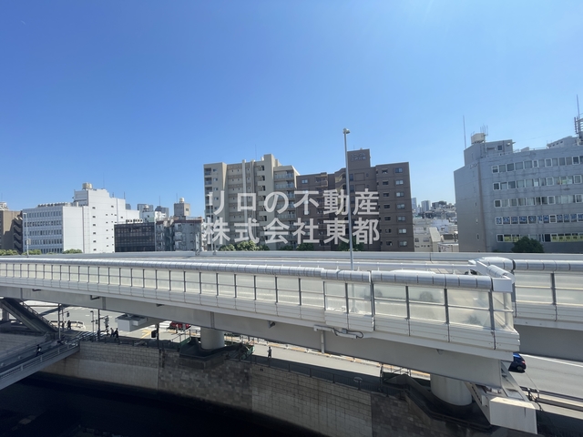 眺望　バルコニーからの景色です！圧迫感がないので暮らしやすい♪