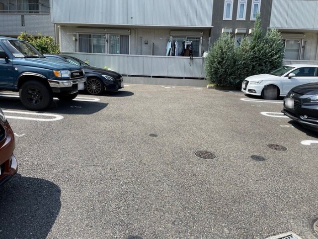 駐車場　駐車場