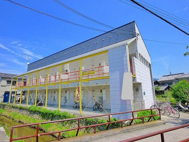 建物外観　落ち着いた雰囲気の外観です