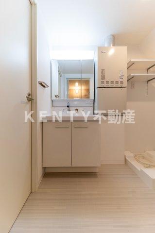 洗面設備　広い洗面スペース