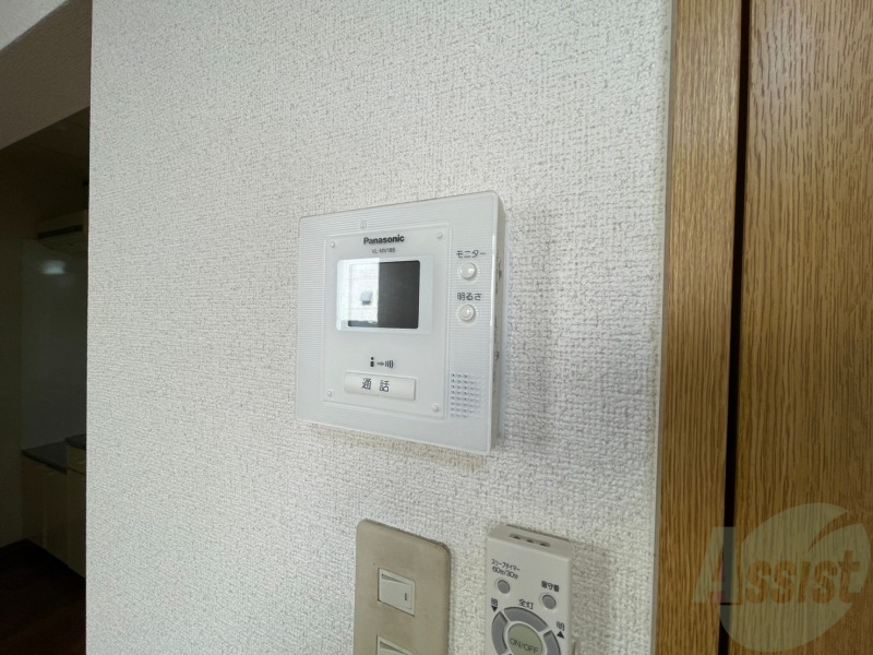 セキュリティ　ＴＶモニター付インターホンです。来客者の顔が見えるので安心！