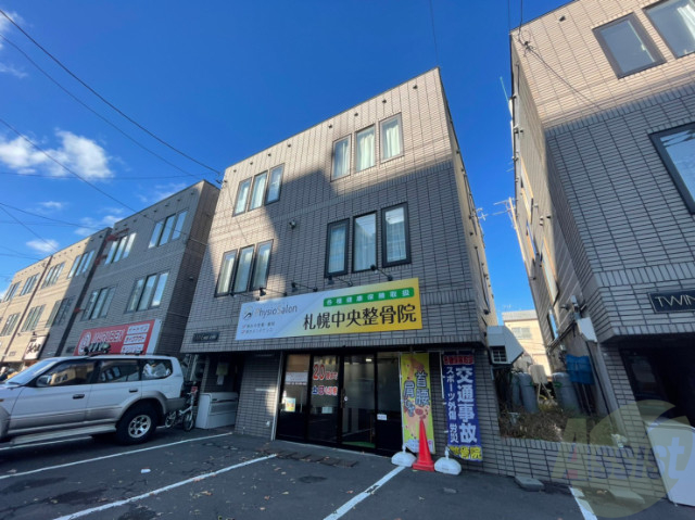 建物外観　札幌市中央区南８条西「ツインズ南８条壱番館」