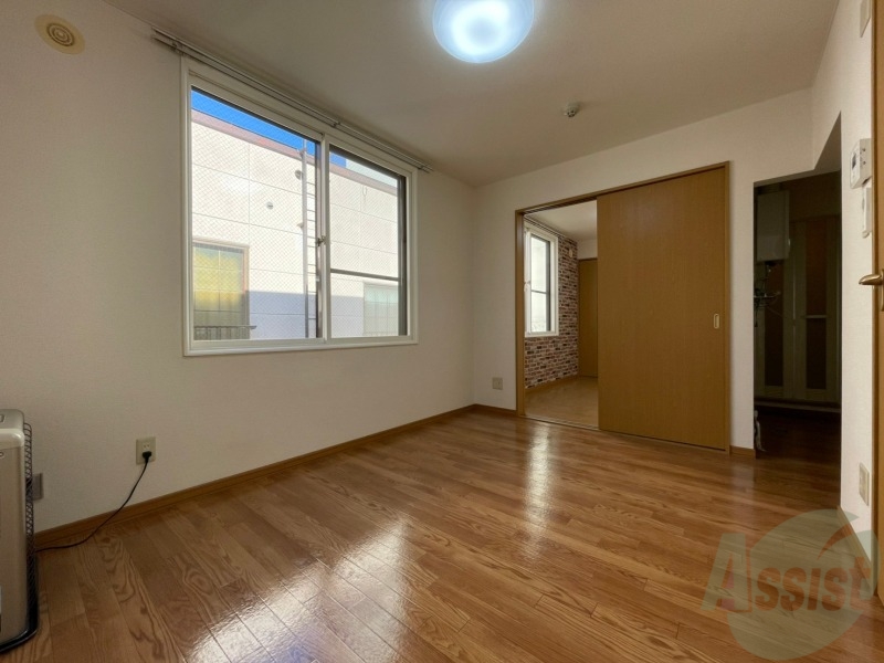 居室・リビング　明るいお部屋は気持ちよく過ごせそうですね。