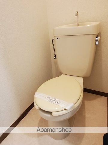 ＪＲ東海道本線 浜松駅 バス乗車時間：35分 最寄りバス停で下車 徒歩5分 2階建 築34年のトイレ写真