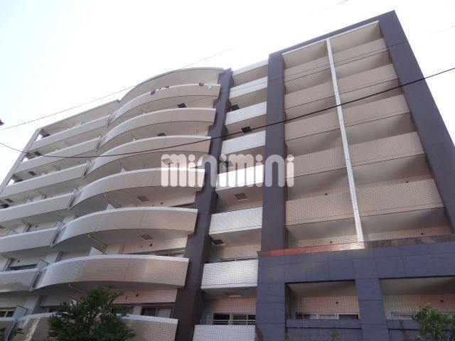 建物外観　大型ショッピングモール近隣です