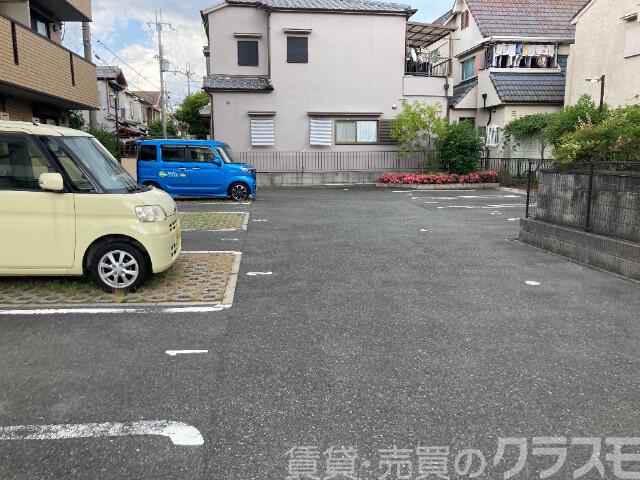 駐車場　敷地内駐車場