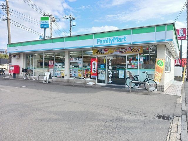 コンビニ　ファミリーマート（コンビニ）まで350m