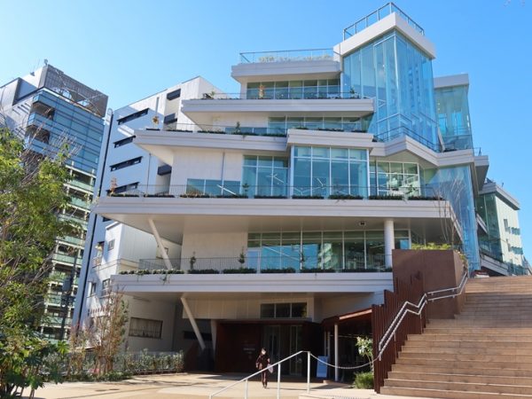 図書館　中央区立京橋図書館（図書館）まで517m
