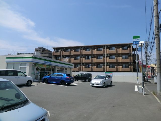コンビニ　ファミリーマート八王子北野町店（コンビニ）まで185m